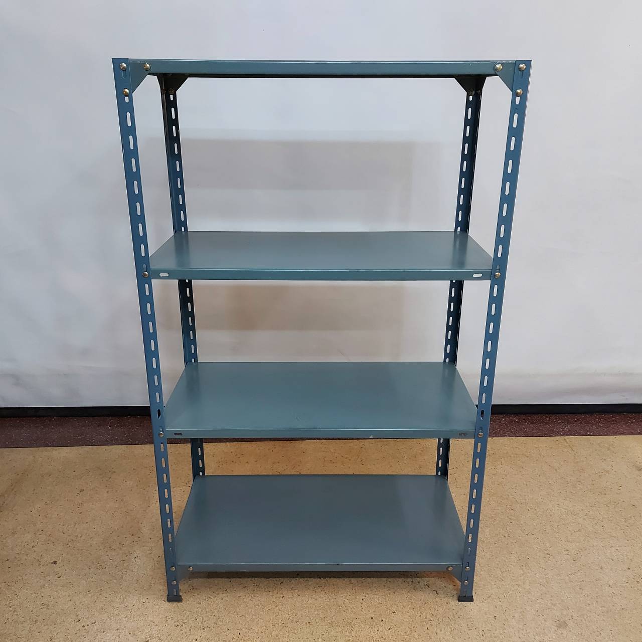   ชั้นวางของเหล็กสีเทา 4 ชั้น